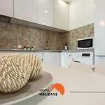 #027 Belavista Studio Pool & Central