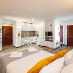 #027 Belavista Pool & *