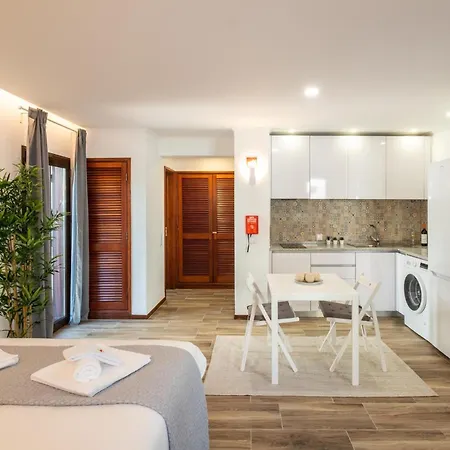 #027 Belavista Pool & Apartment